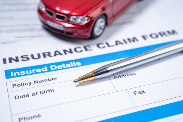 Does Replacing Your Windshield Raise Insurance in Florida?