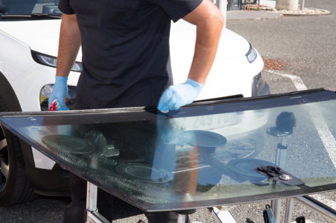 The Ultimate Guide to Windshield Replacement Near You